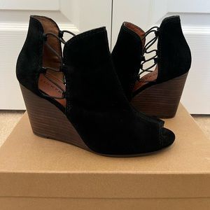 Lucky Brand Suede Peep Toe Bootie Wedge Size 7